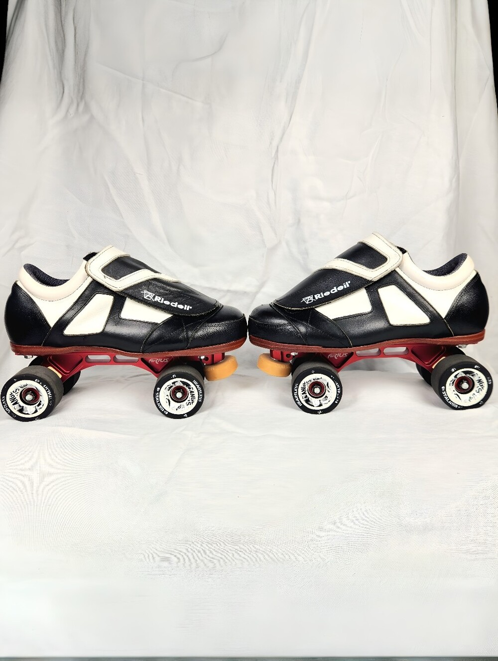 Riedell 951 Black & White Roller Skates With Arius Red Plates Men's Size 10
